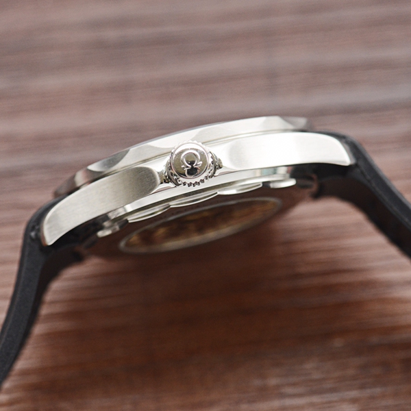 オメガ時計側面デザイン